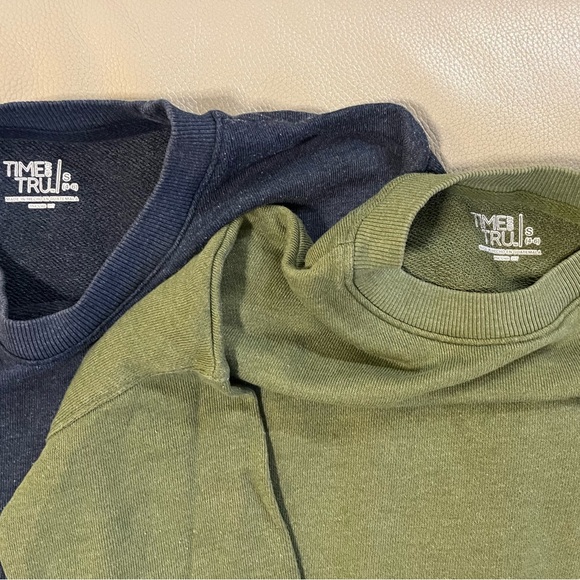 Time & Tru, Size Small; Oversized Split Hem Sweaters - Picture 2 of 3